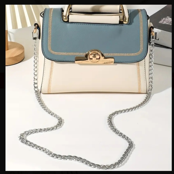 39 in Silver Crossbody chain New - Picture 3 of 3